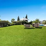 View ヴィラ マルベーリャ