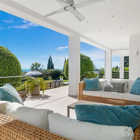 Vila View *